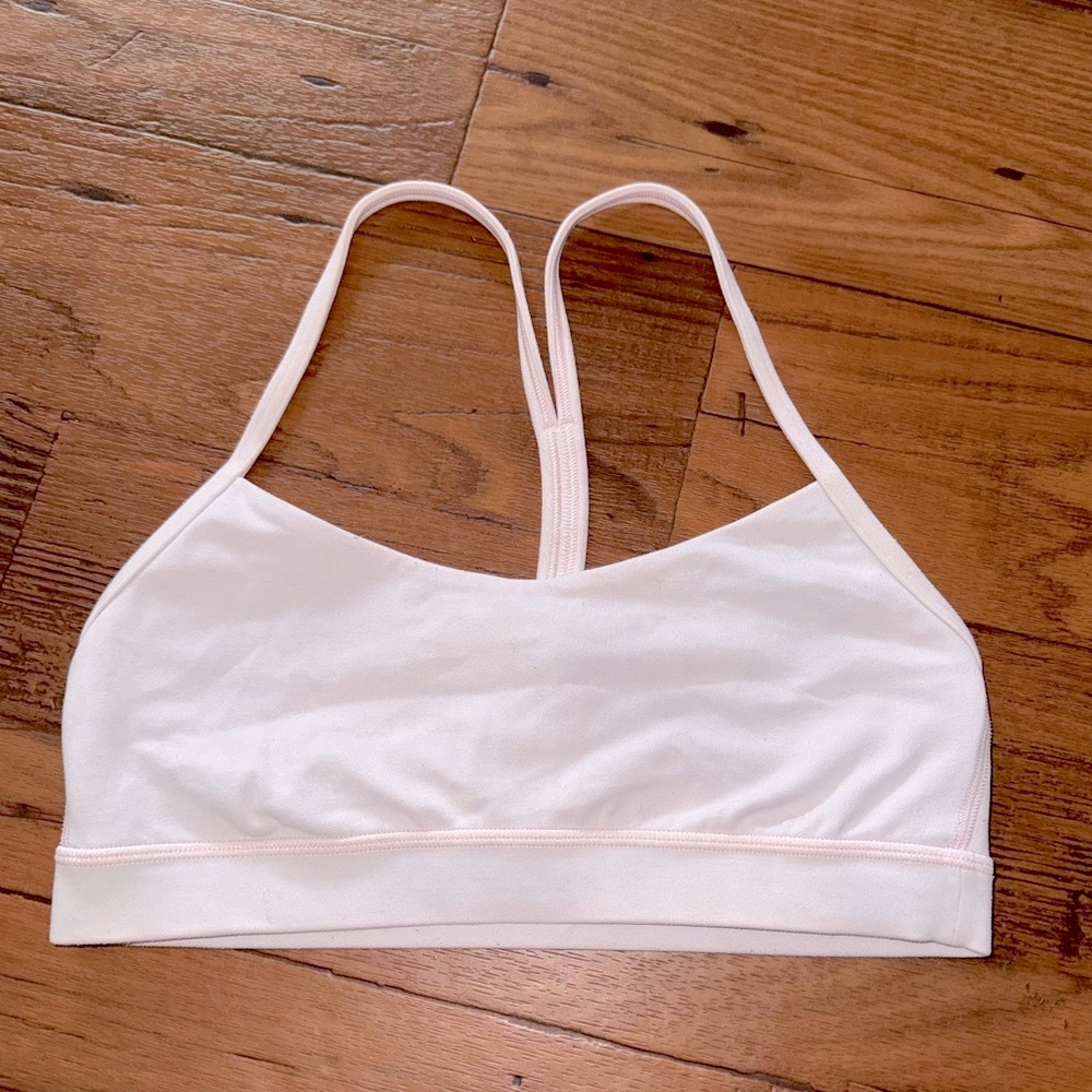 Pristine Lululemon Flow Y Bra Strawberry Milkshake Discontinued Size:6 - Picture 3 of 6
